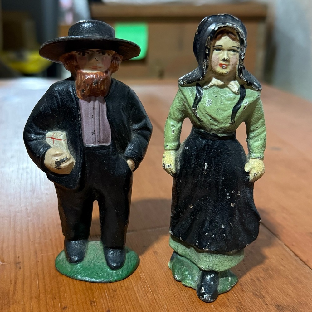 Vintage Cast Iron Folk Art Figurines – Amish / Pennsylvania Dutch Style (Pair)